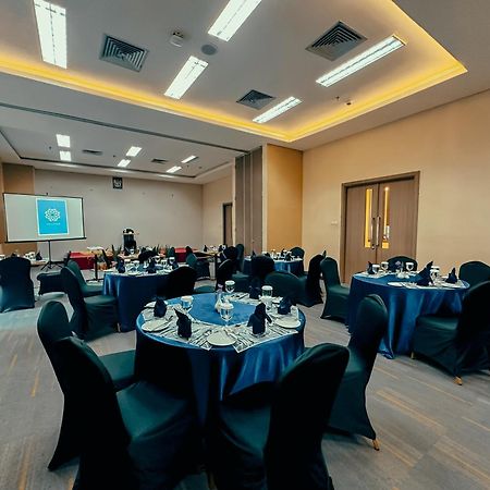 Anara Sky Kualanamu Hotel Medan Exterior photo